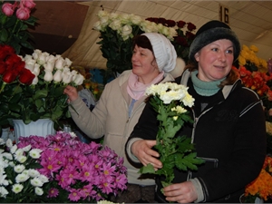 К 9-му числу букеты обязательно подешевеют. Фото из архива "КП"