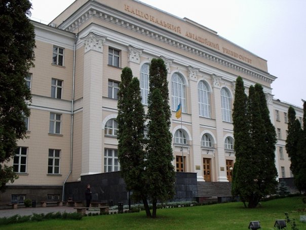 Преподаватели НАУ, начинайте ставить студентам хорошие оценки. Иначе пощады не будет! Фото с сайта vkontakte.ru.