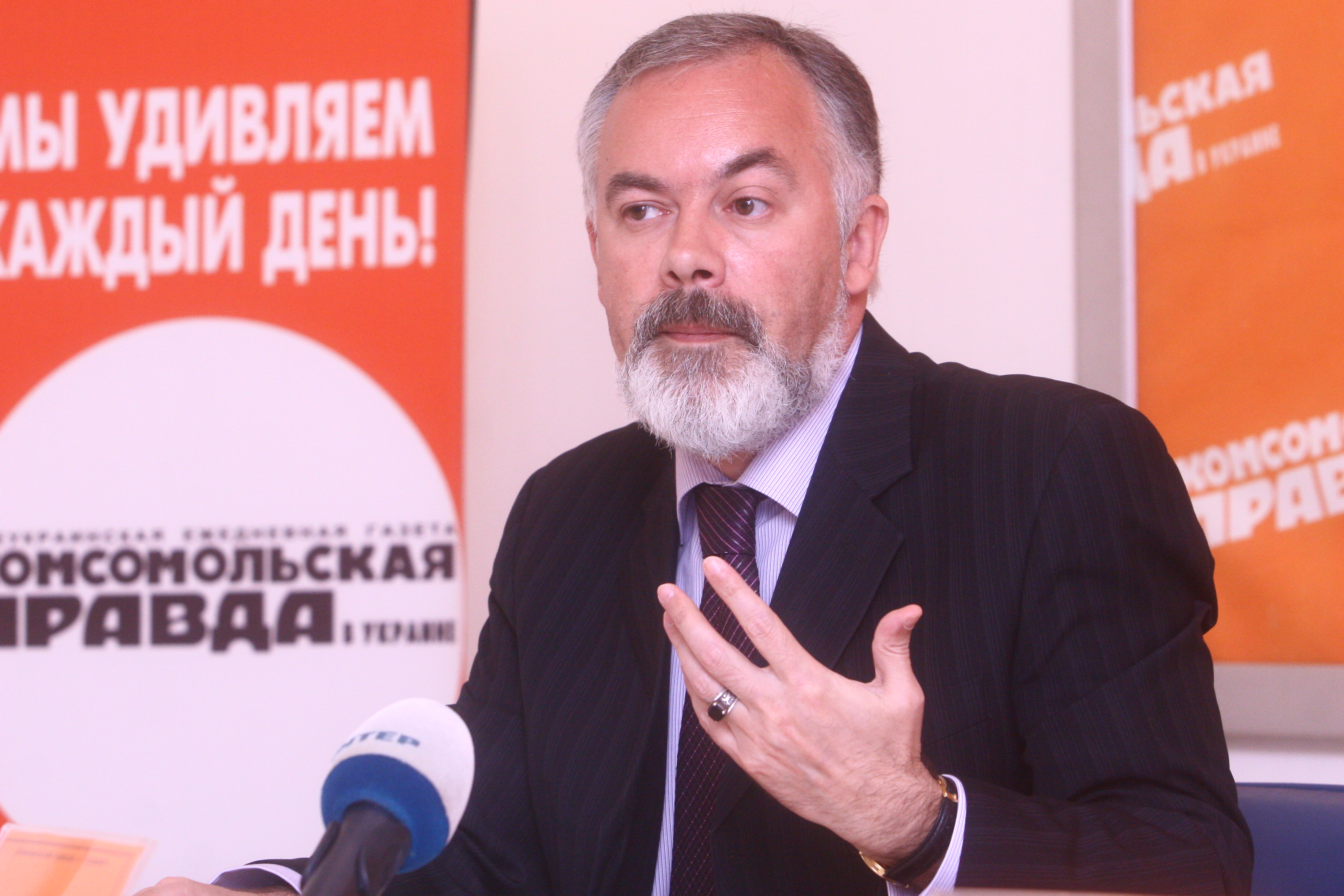 Дмитрий Табачник рассказал о "помощи посла США".
Фото Максима Люкова