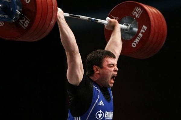 Третье золото для Украины добывает тяжелоатлет.
Фото - sport.dozor.com.ua.