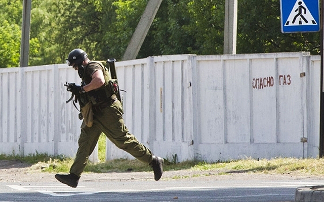 Фото с сайта <a href="http://ipress.ua/ru/news/ato_v_donetskom_aeroportu_snayperi_otstrelyvayut_boevykov__foto_66574.html">ipress.ua</a>.