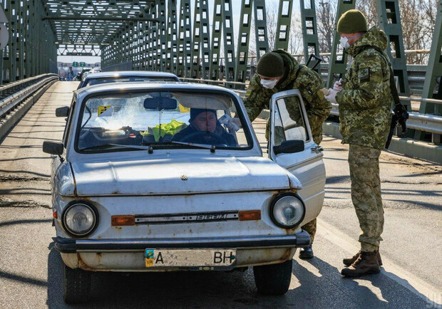 Будут мерить температуру: при въезде в Запорожье появятся блокосты фото