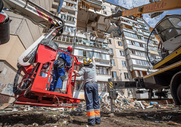 Взрыв на Позняках: когда начнут демонтировать разрушенный дом - Киев ...