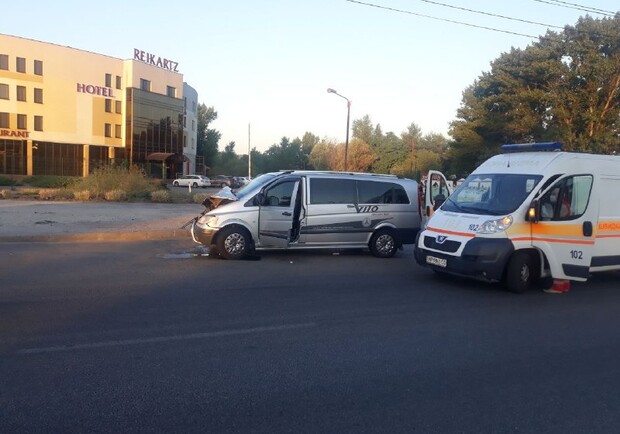 На Набережной произошло ДТП / фото: Парульная полиция