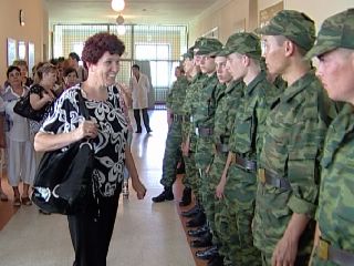 Матери призывников смогут пожить, как их сыновья.
Фото ural.rfn.ru