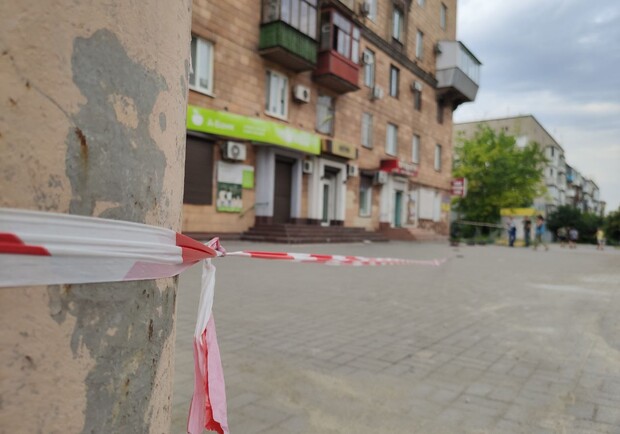 Разрушающийся дом на проспекте Соборном: компания “Запорожремсервис” снова продолжит им “управлять” - фото