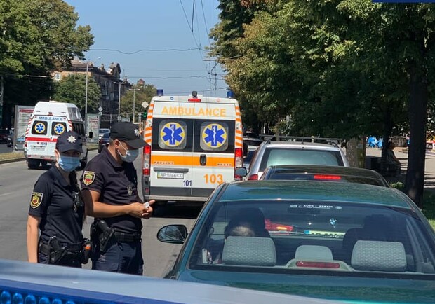 В Запорожье полиция проверяет водителей на знания ПДД. Фото: Патрульная полиция Запорожья