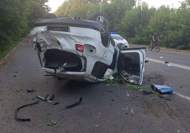 Voditel Sbezhal Na Htz Krossover Perevernulsya Na Kryshu Harkov Vgorode Ua