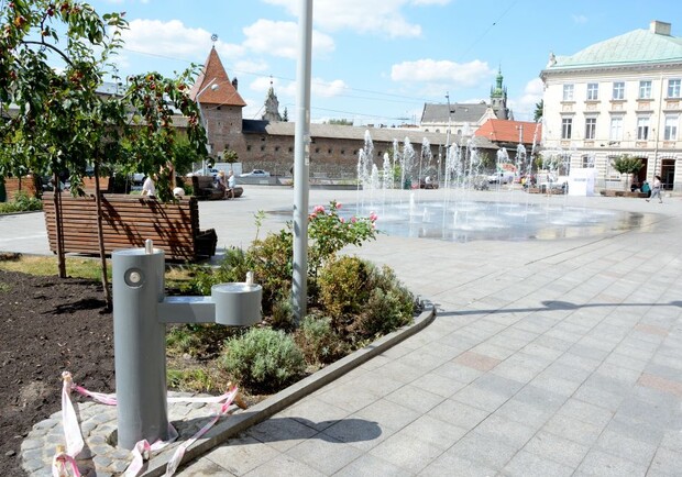 U Lvovi Vstanovili She Tri Pitni Fontani Adresi Foto Lviv Vgorode Ua