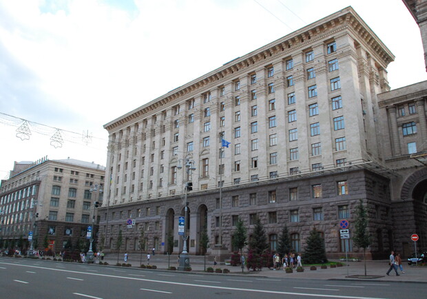 На Крещатике, 36 поменяют проводку. Фото Николая Лещука