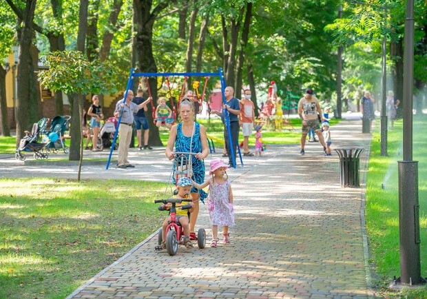 В Заводском районе появился новый сквер / фото: zp.gov.ua