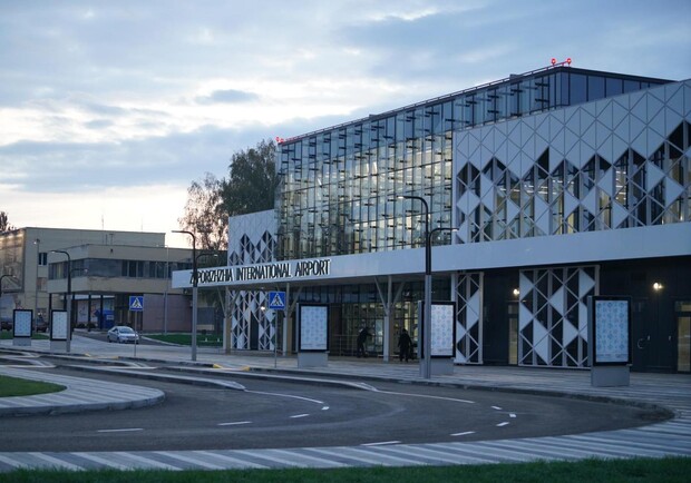 Все рейсы запорожского аэропорта перевели в новый терминал. Фото: fb Владимир Буряк
