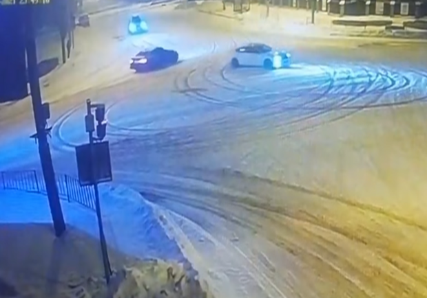 У мережу виклали відео з перехрестя, від якого холоне кров. Скріншот з відео