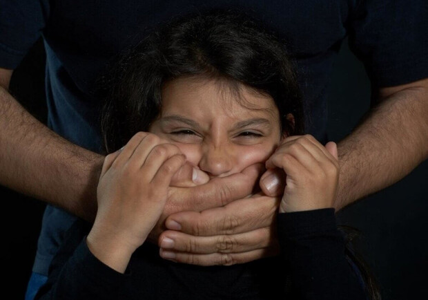 На Павло-Кичкасе парень изнасиловал 13-летнюю девочку. Фото: Getty Images