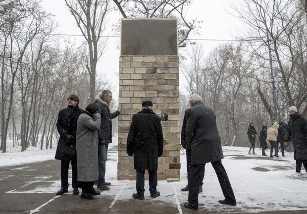 Кличко открыл инсталляцию к 60-летию Куреневской трагедии - Фото: vechirniy.kyiv