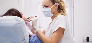 Для детей и взрослых: какие услуги стоматолога украинцы могут получить бесплатно с 1 апреля