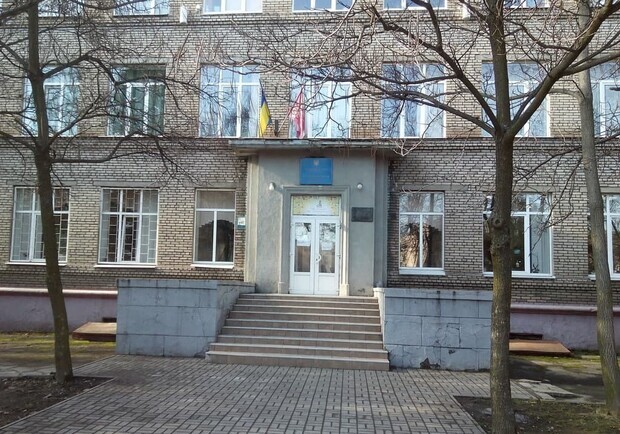 Скандал в 28-й гимназии: мама мальчика прокомментировала ситуацию - фото Википедия