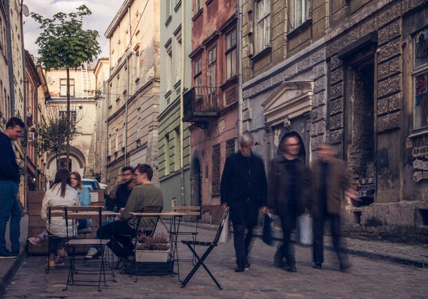 У Львові та області скорочується кількість населення. Фото: unsplash.com (умовне)