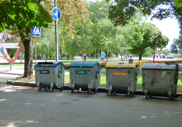 Мусорные баки. Фото: Издание "Полтавщина"