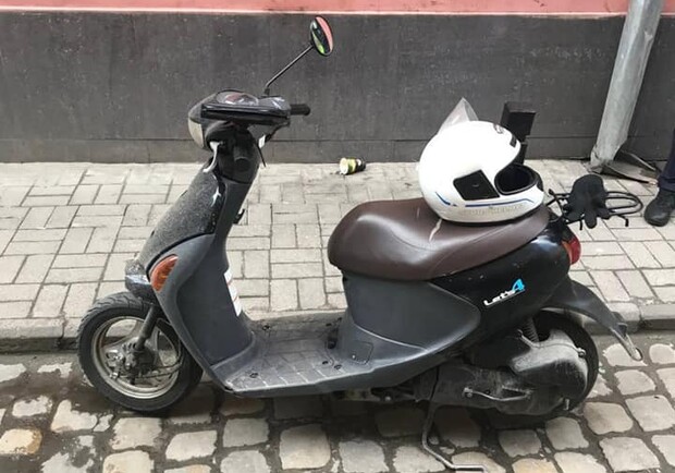 У Львові розшукали кур’єра Glovo, який на скутері збив 10-річну дівчинку і втік. Фото: поліція