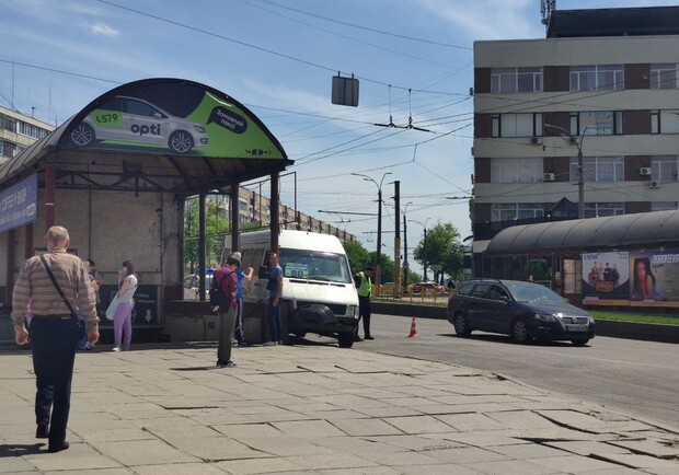 На Пушкина маршрутка "влетела" в подземный переход - фото: Vgorode, Анна Покровская