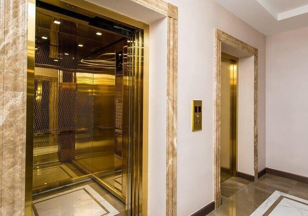Стоковые фотографии по запросу Лифт внутри