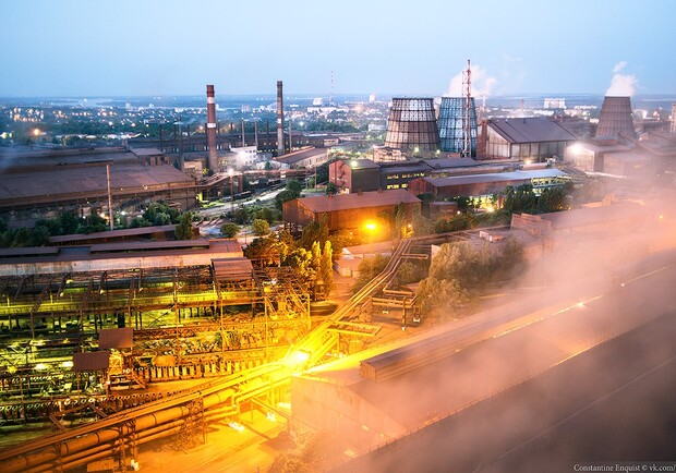 За нарушения в работе газоочисток: "Запорожсталь" получила штраф. Фото: vk noise.noir