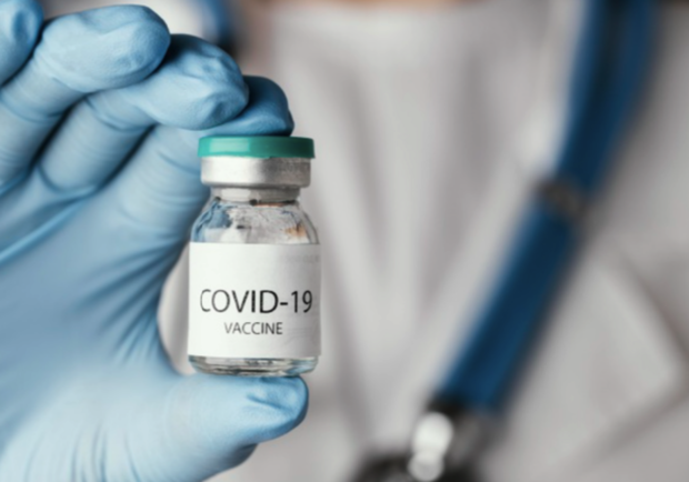 Одобрена ли ВОЗ: что известно о вакцине CoronaVac, которой прививают запорожцев - фото freepik.com