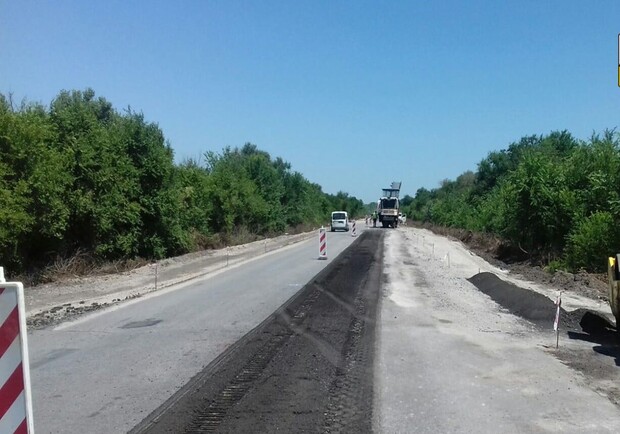 В Запорожской области принялись к ремонту трассы Запорожье-Донецк. Фото: fb САД