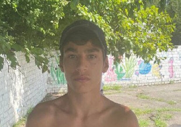 Сбежал из лагеря: на запорожском курорте пропал 16-летний парень - фото: Бердянський районний відділ поліції