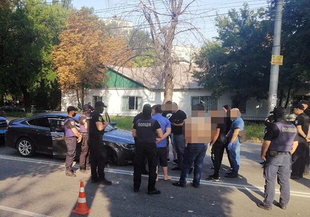 Стрельба возле кафе на Набережной: подозреваемых арестовали - фото: ГУ НП