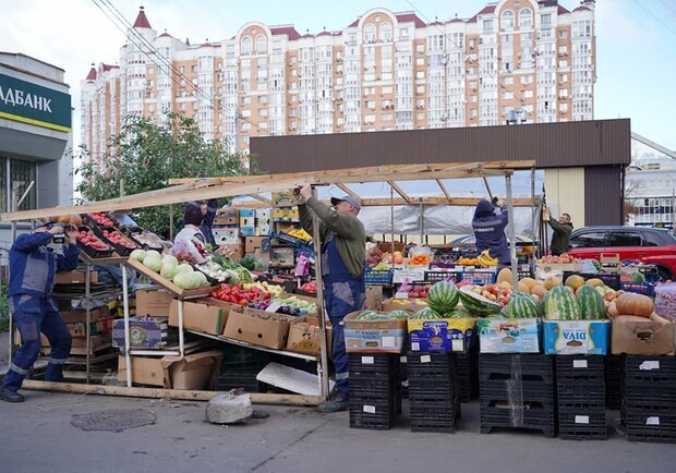 На Оболони демонтировали стихийный рынок. Фото: Орися Маркевич