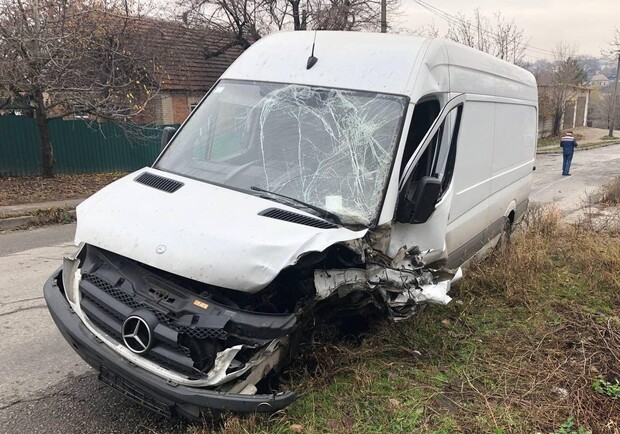 На Шевченковском BMW столкнулся со "Спринтером": умер водитель легковушки. Фото: zp.npu.gov.ua
