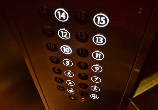 Замена линолеума в лифте