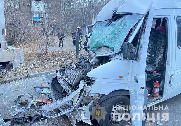 Подробности ДТП с маршруткой и грузовиком в Запорожье.  || Фото: zp.npu.gov.ua