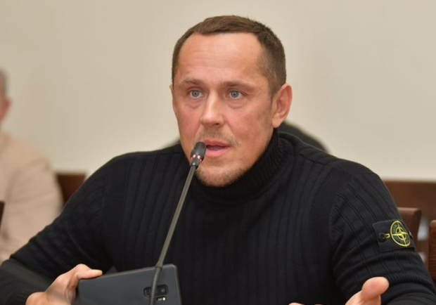 Депутат Киеврады отказался надевать маску и показывать сертификат в аэропорту. || Фото: focus.ua