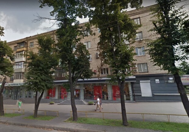 Еще один дом в Запорожье на проспекте Соборном начал "трещать по швам". || Фото: google.com