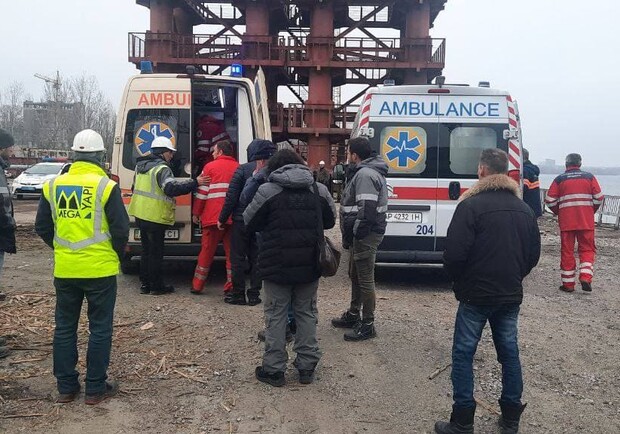 В Запорожье у "Захария" лопнула цепь и ударила рабочего – мужчина в реанимации. || Фото: Запорожье | ХЗП