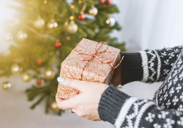 9 вариантов подарков на Новый год для девушек и женщин. || Фото: unsplash.com