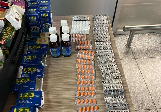 У львівському аеропорту затримали українку з наркотичними засобами || Фото: facebook.com/LVcustomsUA