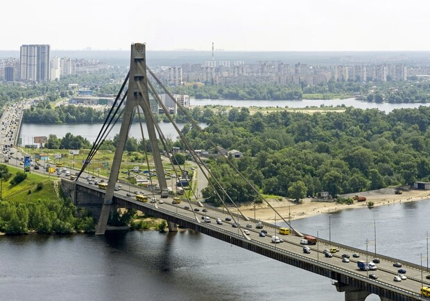 В Киеве может появится два новых моста через Днепр || Фото: metinvest-smc.com