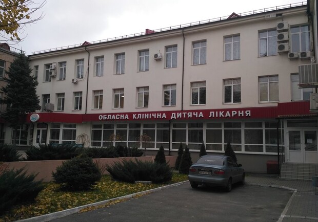 В Запорожье родственники умершего ребенка избили персонал больницы. || Фото: deti.zp.ua
