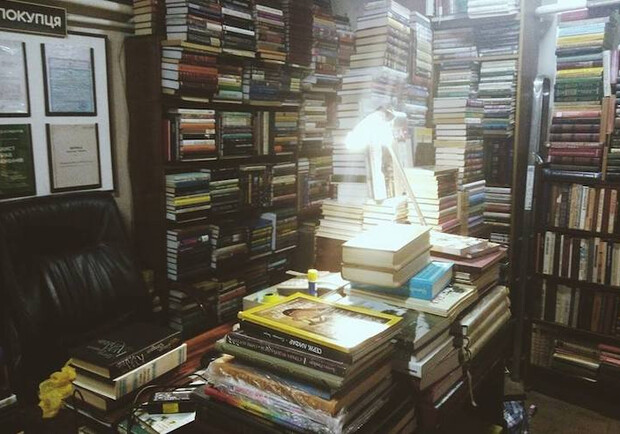 В центре Киева закрывается культовый книжный магазин: в чем причина. || Фото: facebook.com/sekretniydvorik 