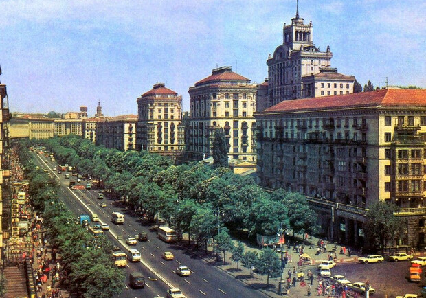 В КГГА приняли смету ремонта Крещатика: обещают вернуть каштаны. || Фото: i.pinimg.com