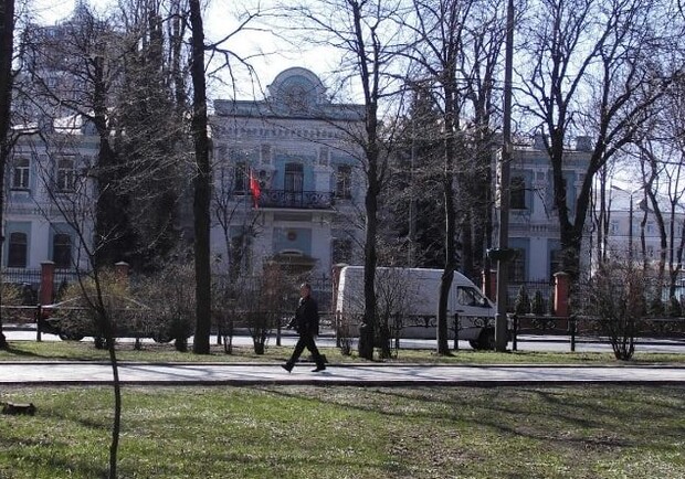 Британія, Китай та Польща залишають своїх дипломатів у Києві. || Фото: mesta.com.ua