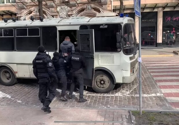 У Києві намагались влаштувати проплачений мітинг через "насилля у тюрьмах". || Фото: facebook.com/anton.gerashchenko.
