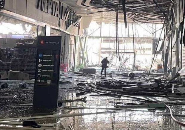 Из-за ракетного удара по ТРЦ в Киеве погиб сотрудник "Леруа Мерлен". || Фото: kyiv.comments.ua