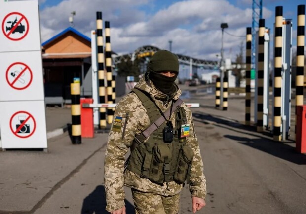 В інтернеті чоловікам призовного віку продають «квитки» за кордон || Фото: unian.net (ілюстративне)