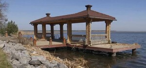 Российский снаряд сжег охотничий дом президента-беглеца Януковича 