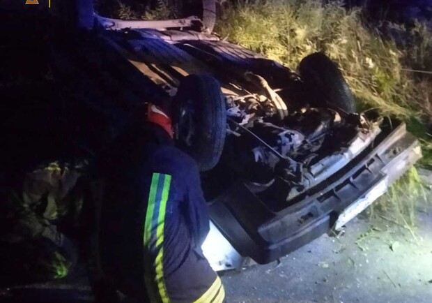 У ДТП неподалік Львова загинув 21-річний водій автомобіля || Фото: facebook.com/LVIVDSNS